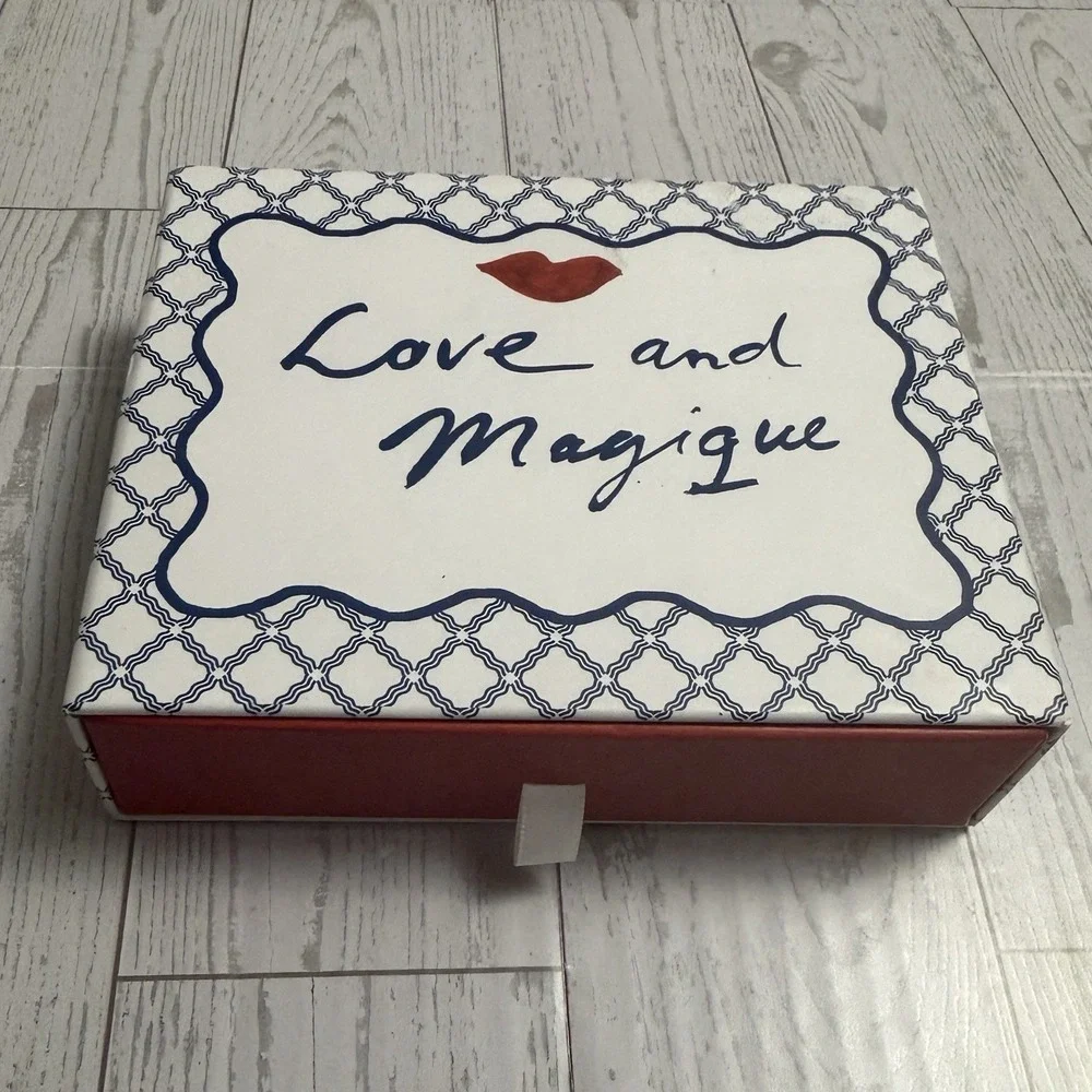 Anthropologie Boxed Note Card Set Hotel MAGIQUE‎ Love 14 Cards Envelopes New NOB